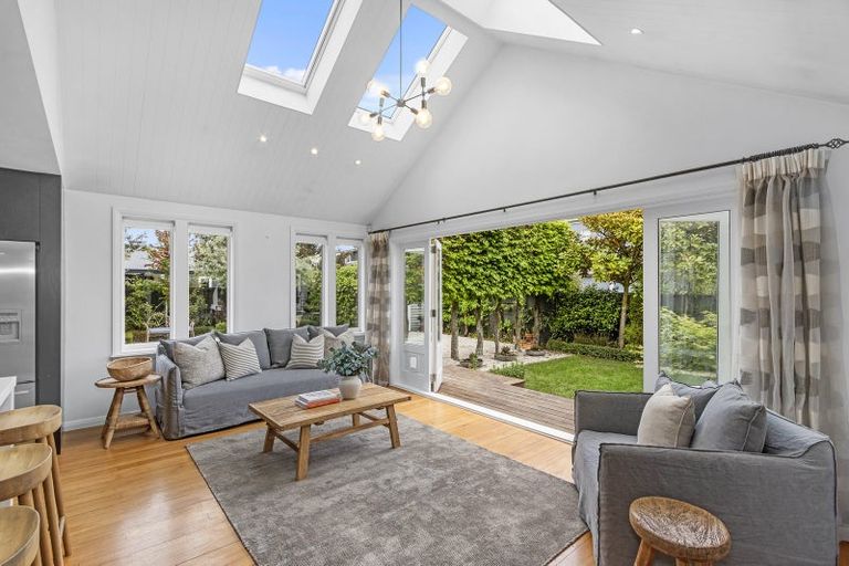 Photo of property in 107 Hamilton Avenue, Ilam, Christchurch, 8041