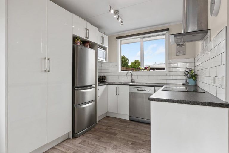 Photo of property in 14 Naumai Place, Spotswood, New Plymouth, 4310