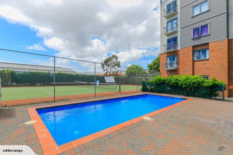 Photo of property in 2o/10 Crown Lynn Place, New Lynn, Auckland, 0600