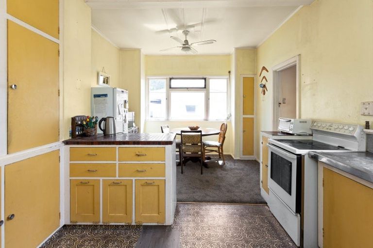 Photo of property in 35 Lucknow Road, Havelock North, 4130