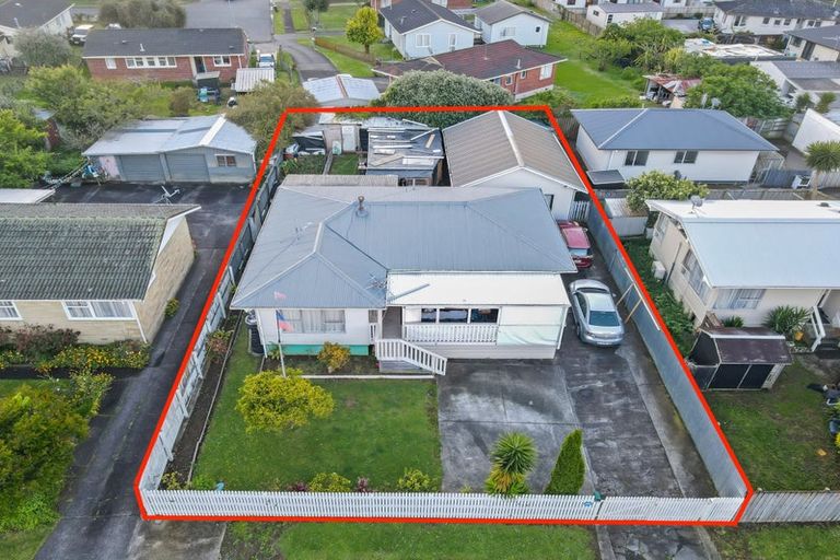 Photo of property in 16 Garus Avenue, Mangere East, Auckland, 2024