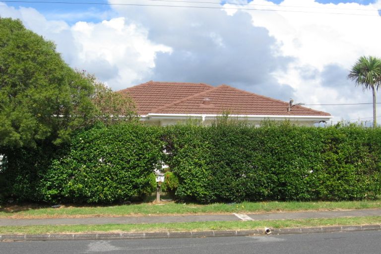 Photo of property in 1a Beaubank Road, Kelston, Auckland, 0602