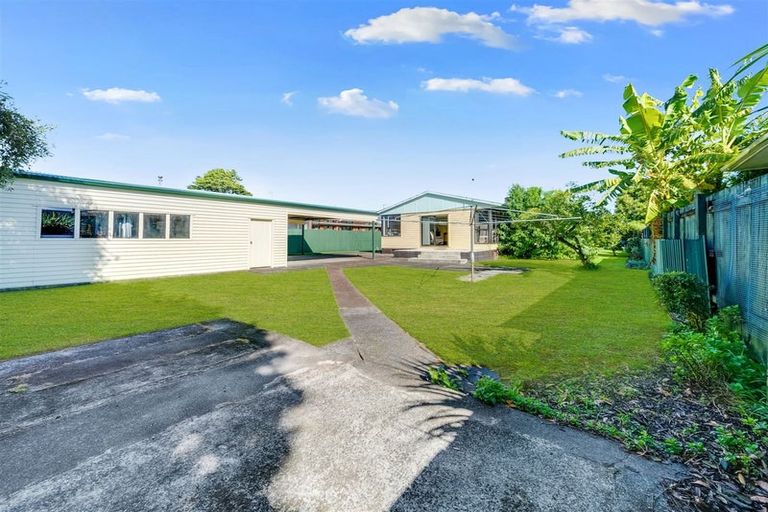 Photo of property in 1 Kowhai Avenue, Mangere Bridge, Auckland, 2022