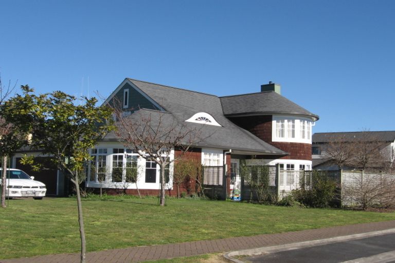 Photo of property in 11 Nielsen Gardens, Rototuna, Hamilton, 3210