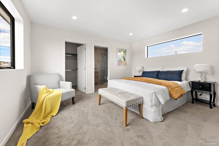 Photo of property in 37b Kingdale Road, Henderson, Auckland, 0610