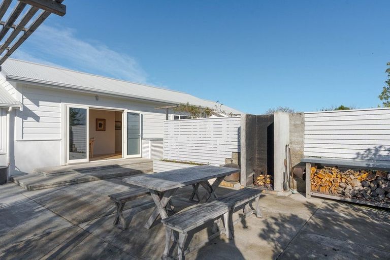 Photo of property in 2 Naples Street, Martinborough, 5711