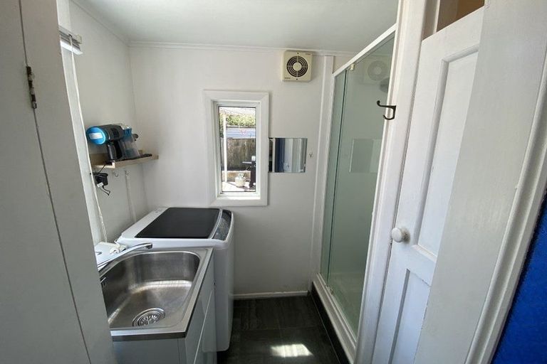 Photo of property in 18 Kauri Street, Eastbourne, Lower Hutt, 5013