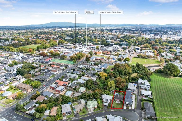 Photo of property in 15 Kelvin Place, Hamilton East, Hamilton, 3216