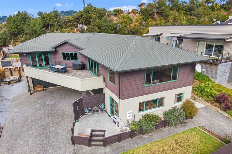 Photo of property in 111 Pacific View Drive, Whangamata, 3620