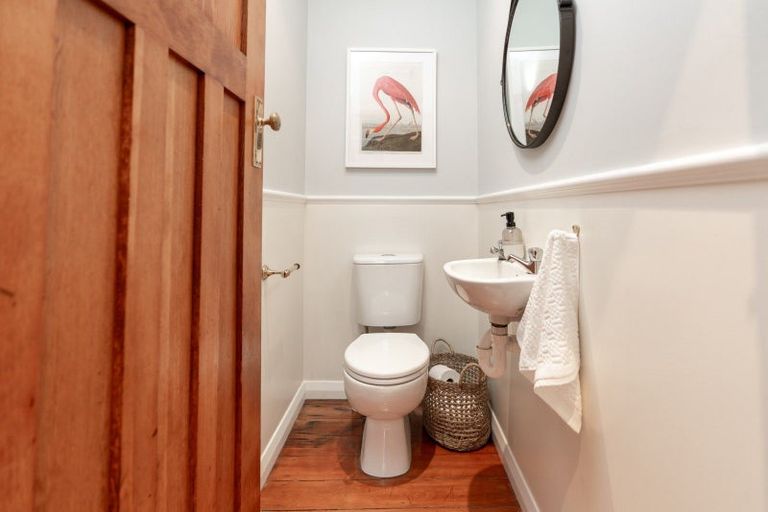 Photo of property in 86 The Parade, Island Bay, Wellington, 6023