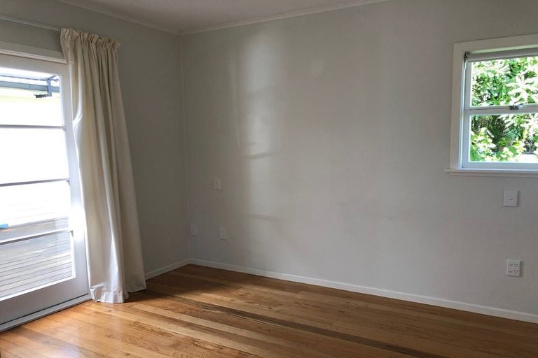 Photo of property in 5 Domain Road, Mangere Bridge, Auckland, 2022