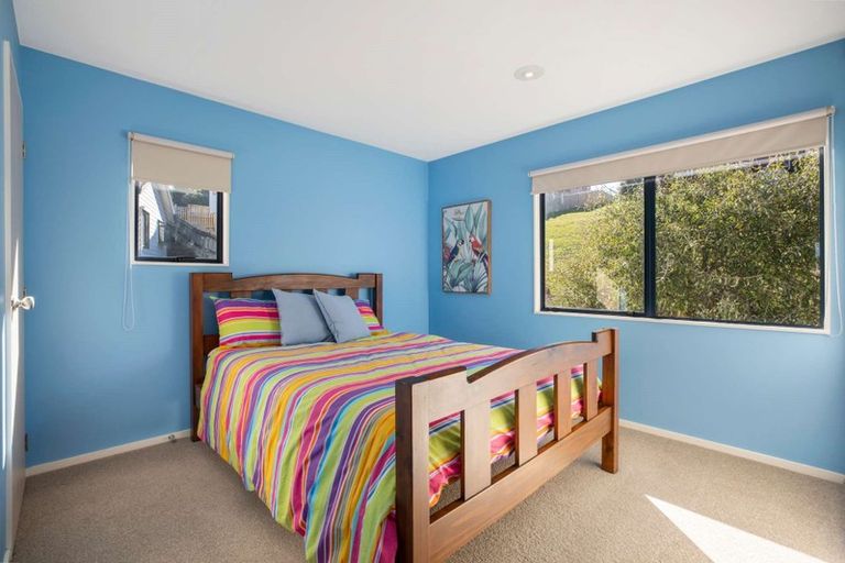 Photo of property in 22a Van Dyke Place, West Harbour, Auckland, 0618