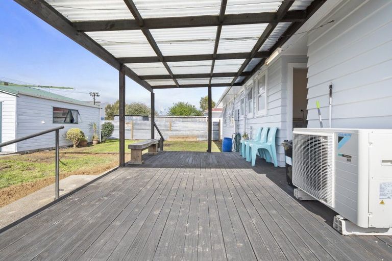 Photo of property in 19 Shamrock Street, Levin, 5510