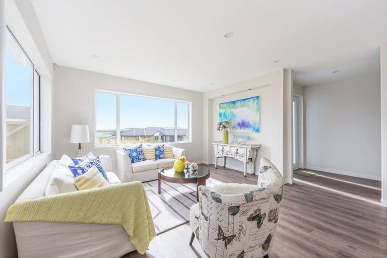 Photo of property in 48 Resolution Drive, Gulf Harbour, Whangaparaoa, 0930