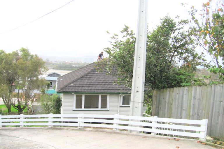 Photo of property in 55 Pohutukawa Avenue, Red Beach, 0932