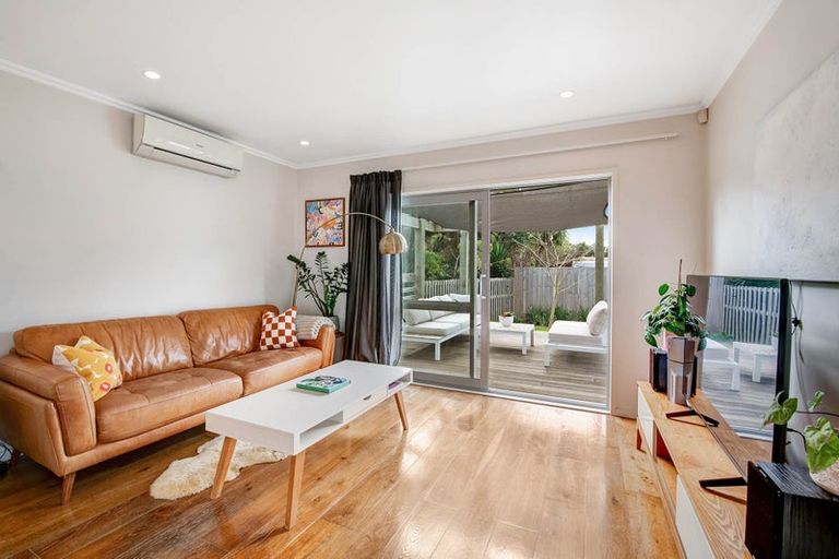 Photo of property in 51 Balboa Drive, Matakatia, Whangaparaoa, 0930
