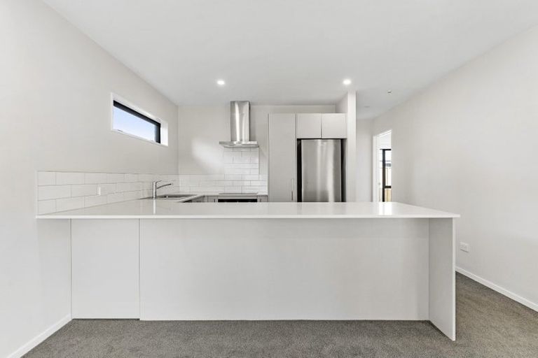 Photo of property in 41 Kingdale Road, Henderson, Auckland, 0610
