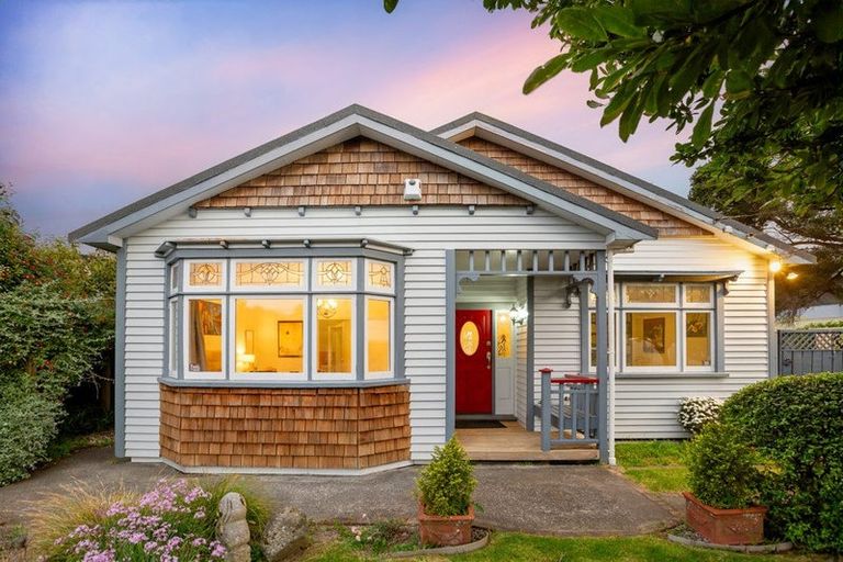 Photo of property in 284 Waiwhetu Road, Fairfield, Lower Hutt, 5011