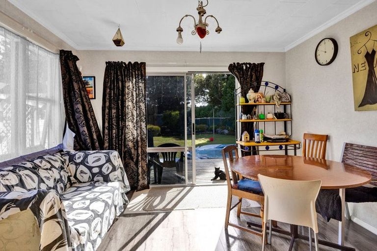 Photo of property in 9 Manawapou Road, Hawera, 4610