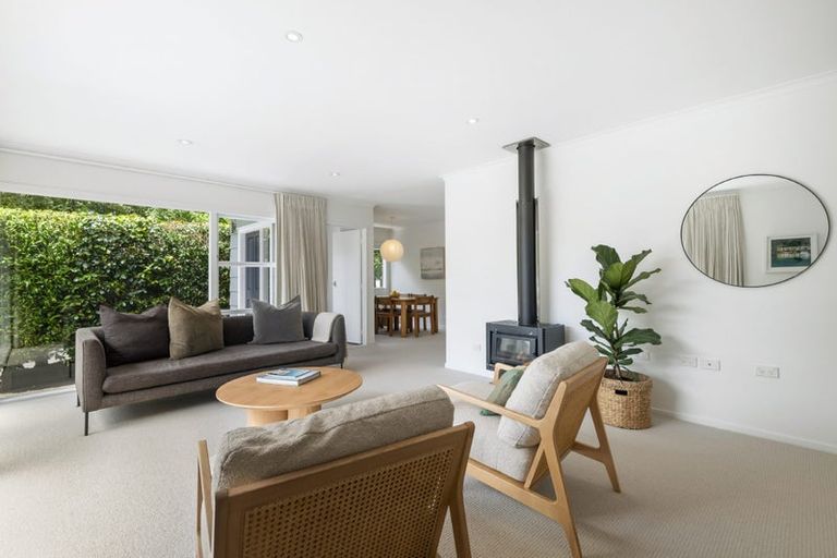 Photo of property in 1/72 Roseberry Avenue, Birkenhead, Auckland, 0626