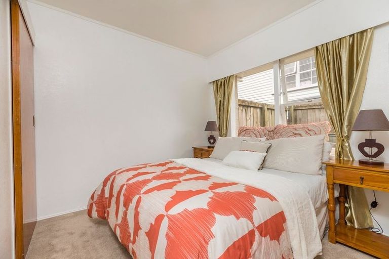 Photo of property in 2/349 Pakuranga Road, Pakuranga Heights, Auckland, 2010