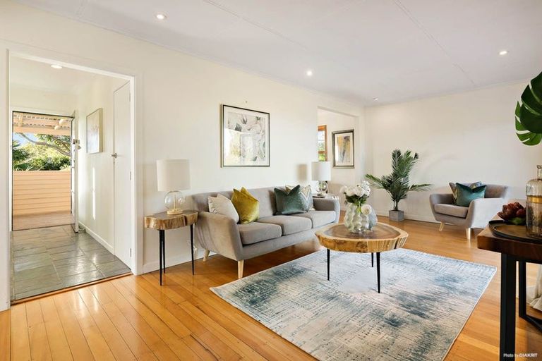 Photo of property in 1/65 Arran Road, Browns Bay, Auckland, 0630