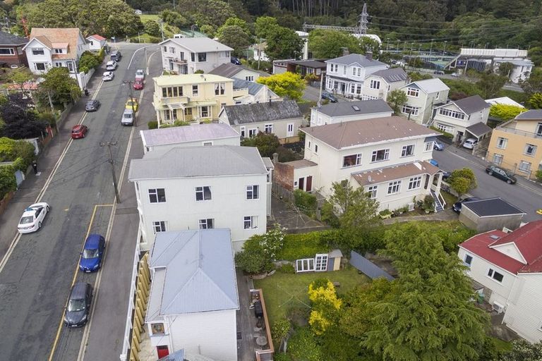 Photo of property in 71 Nairn Street, Mount Cook, Wellington, 6011