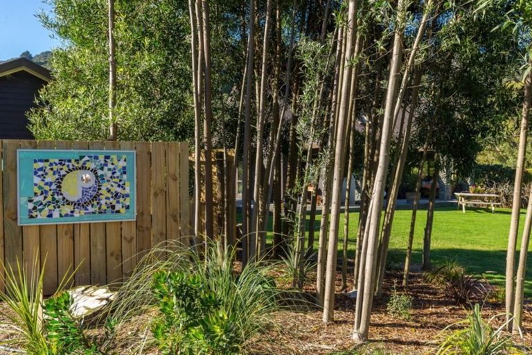 Photo of property in 28 Lady Cobham Grove, Anakiwa, Picton, 7281