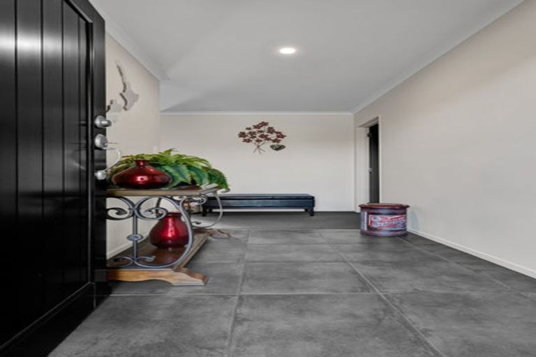 Photo of property in 38 Montague Grove, Stratford, 4332