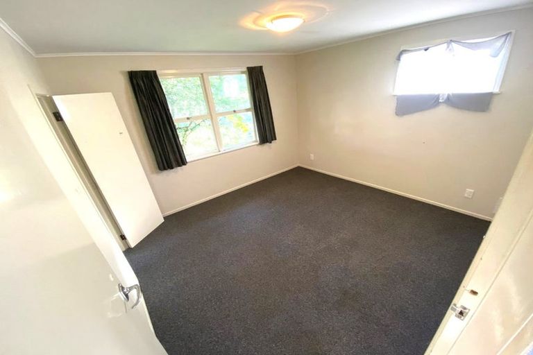 Photo of property in 40 Tahi Terrace, Glen Eden, Auckland, 0602