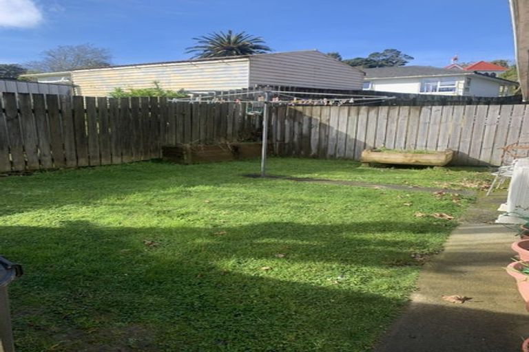 Photo of property in 183d Newlands Road, Newlands, Wellington, 6037