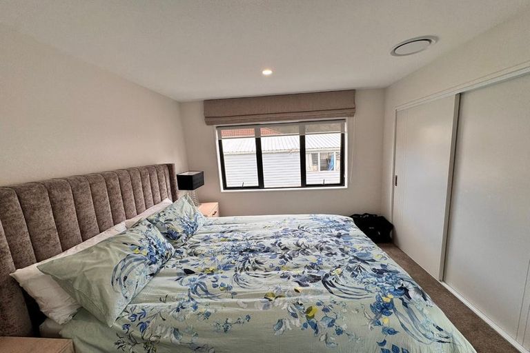 Photo of property in 11d Regency Place, Sunnynook, Auckland, 0632