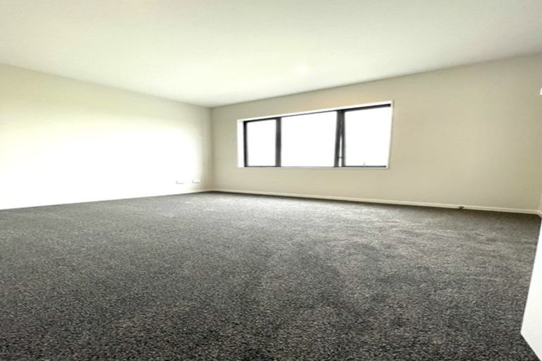 Photo of property in 32 Auranga Drive, Karaka, 2113