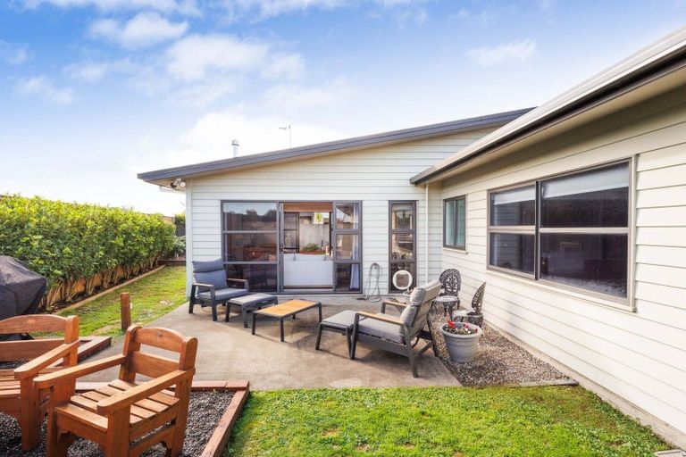 Photo of property in 65a Rosalie Terrace, Kelvin Grove, Palmerston North, 4414