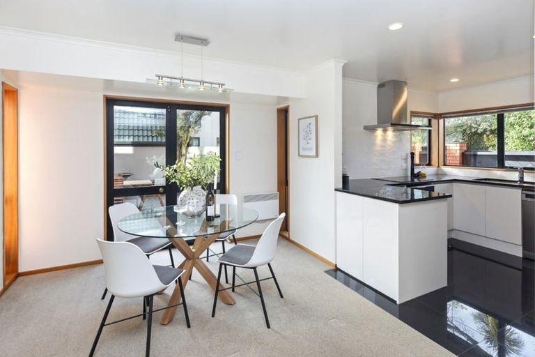 Photo of property in 2/77 Hinau Street, Riccarton, Christchurch, 8041