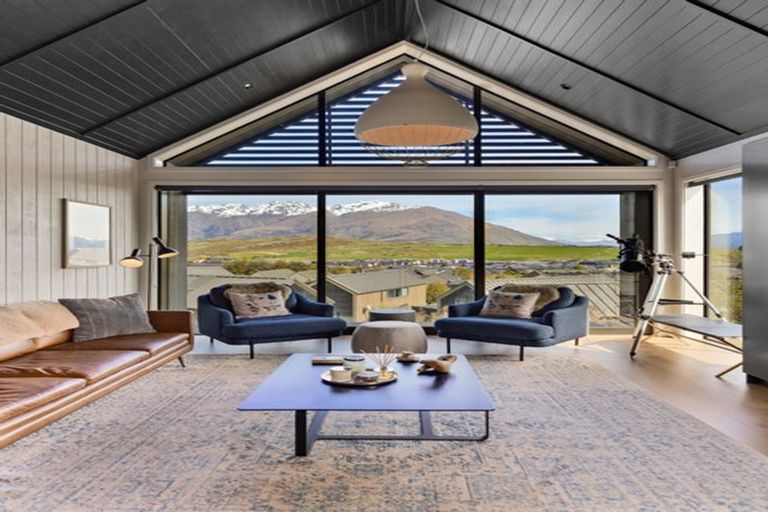 Photo of property in 17 Falconer Rise, Jacks Point, Queenstown, 9371