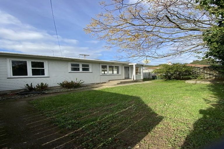 Photo of property in 98c Waiwhetu Road, Waterloo, Lower Hutt, 5011