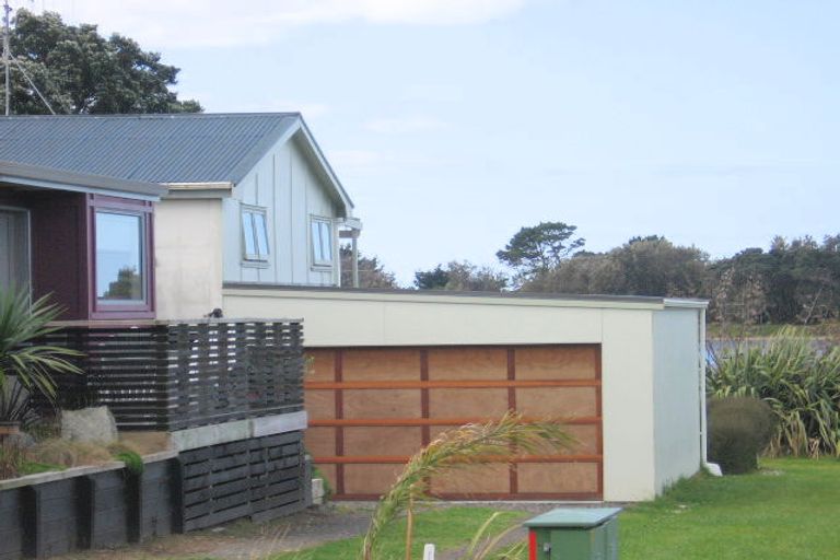 Photo of property in 32 Roretana Drive, Athenree, Waihi Beach, 3177