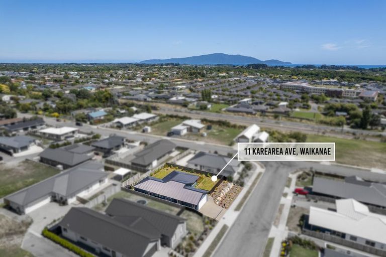 Photo of property in 11 Karearea Avenue, Waikanae, 5036