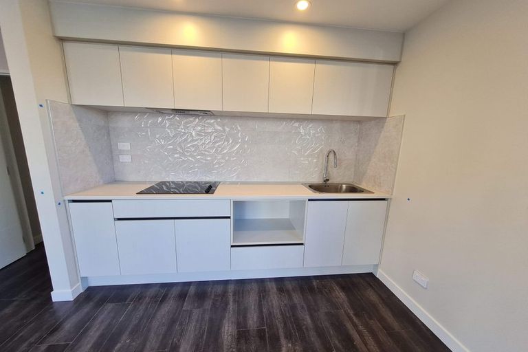 Photo of property in 5 Skua Road, Hobsonville, Auckland, 0616