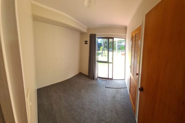 Photo of property in 24 Shearwater Street, One Tree Point, 0118