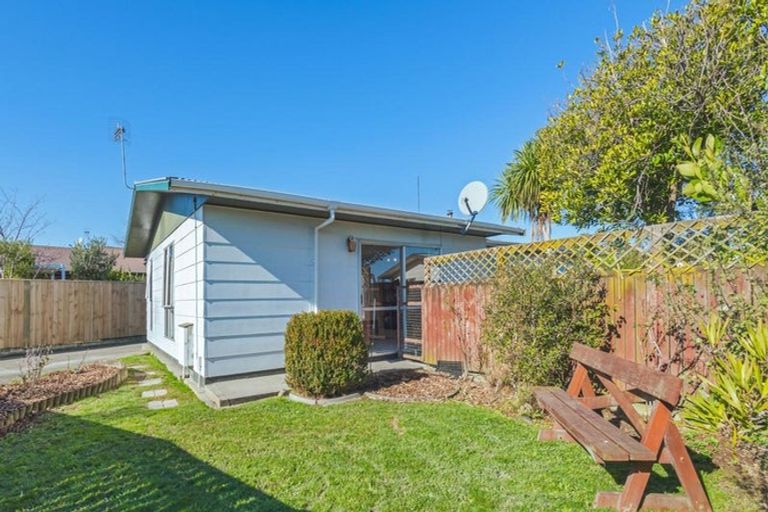 Photo of property in 38 Acacia Street, Kelvin Grove, Palmerston North, 4414