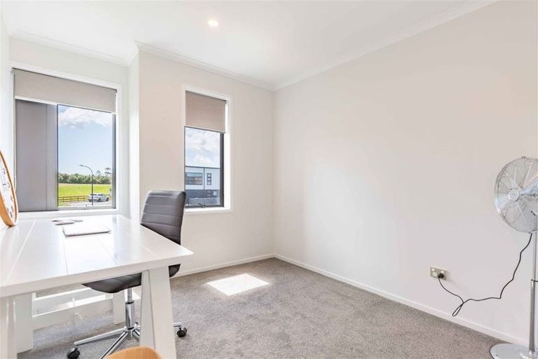 Photo of property in 463 Hobsonville Road, Hobsonville, Auckland, 0616