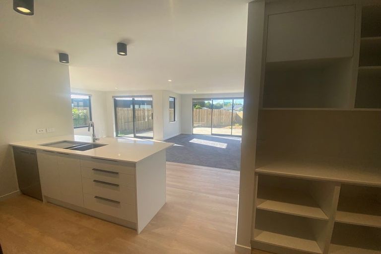 Photo of property in 19 Kaiwaru Place, Waikanae, 5036