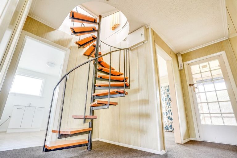 Photo of property in 129 Springs Road, Hornby, Christchurch, 8042