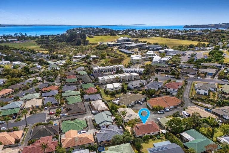 Photo of property in 19 Palmgreen Court, Stanmore Bay, Whangaparaoa, 0932