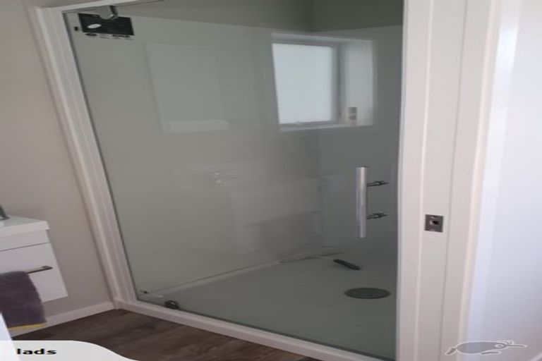 Photo of property in 20u7 Glanmire Road, Newlands, Wellington, 6037