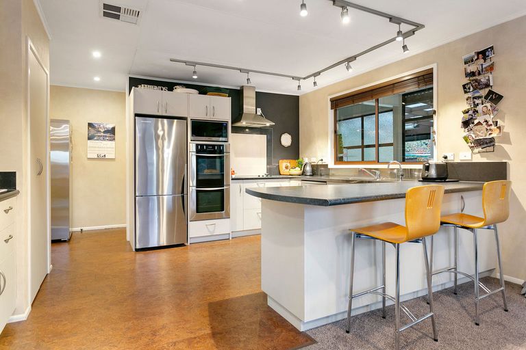 Photo of property in 12 Bowen Street, Cambridge, 3434