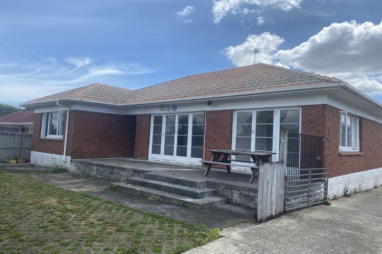Photo of property in 17 Elizabeth Avenue, Papatoetoe, Auckland, 2025