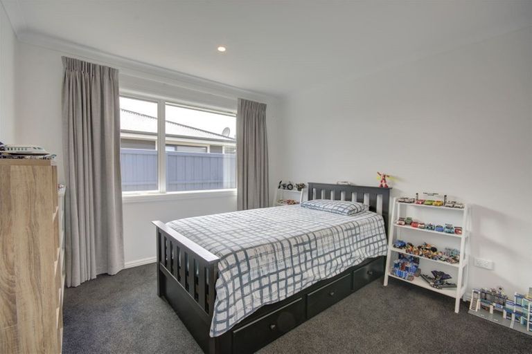 Photo of property in 42 Koura Drive, Rangiora, 7400